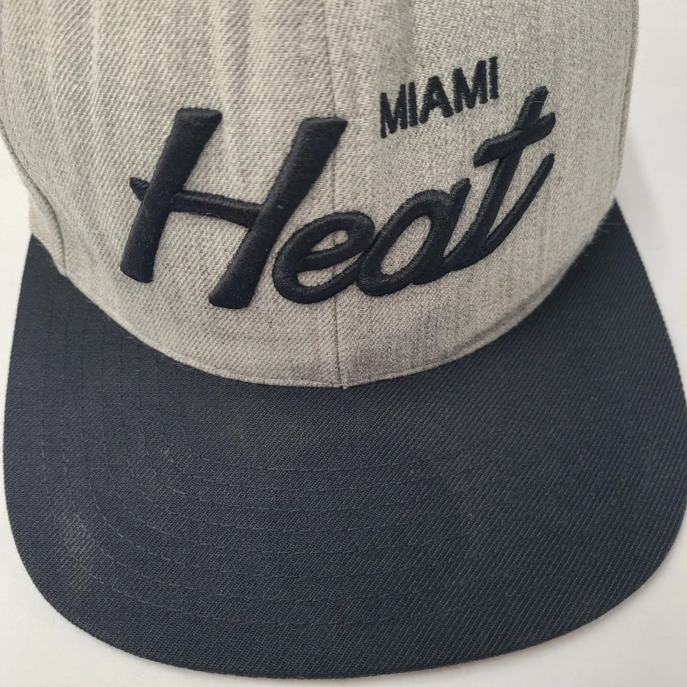 Miami Heat Hat Snapback Mitchell & Ness Gray Black NBA Script Wool Blend Men‎
